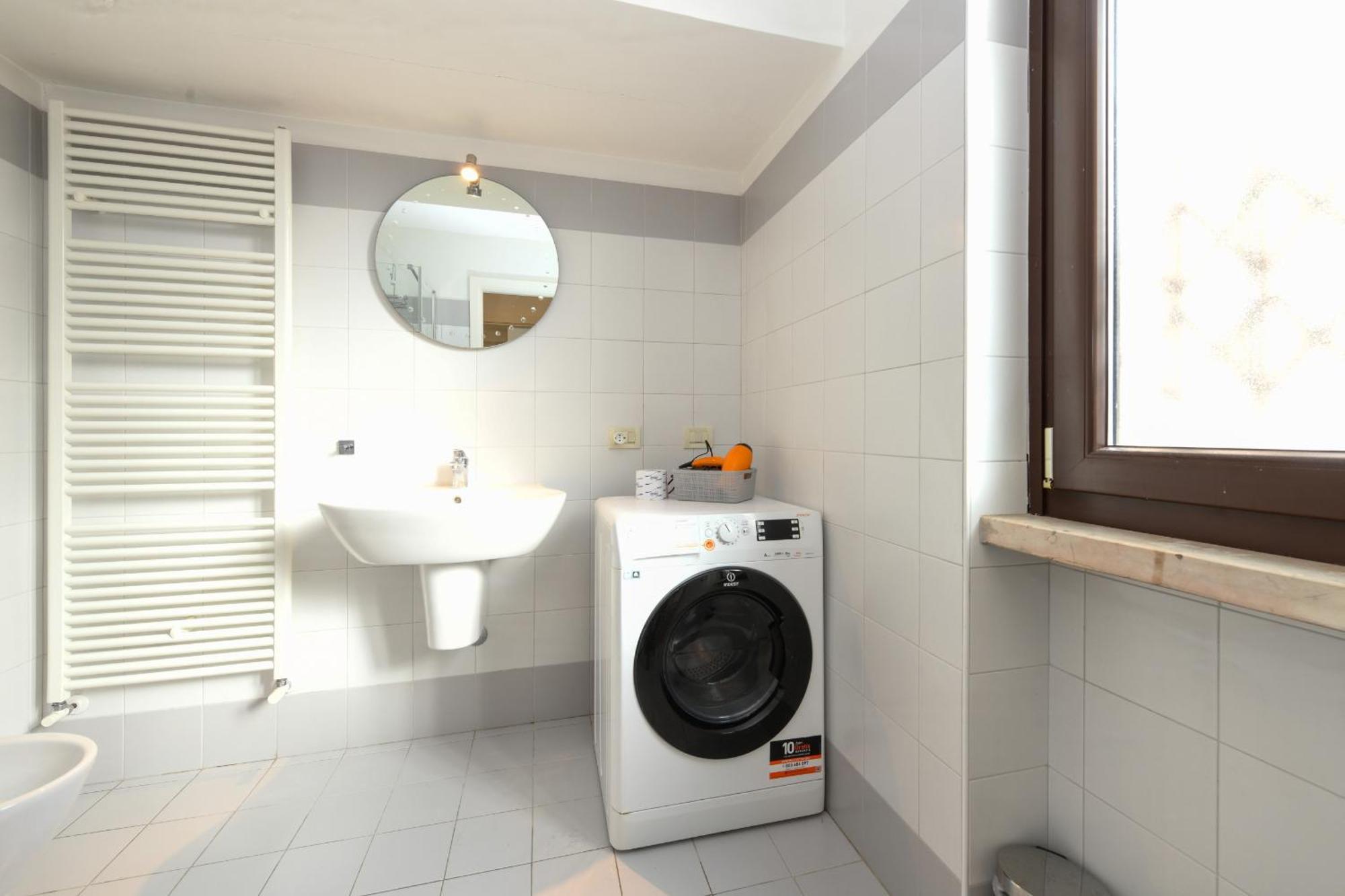 Apartment Mgh - *